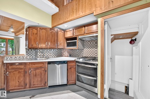 11419 126 Street Nw, Edmonton, AB - Indoor Photo Showing Kitchen