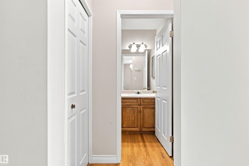 #1 3311 58 St Nw, Edmonton, AB - Indoor Photo Showing Other Room