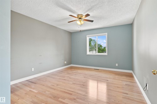 #1 3311 58 St Nw, Edmonton, AB - Indoor Photo Showing Other Room