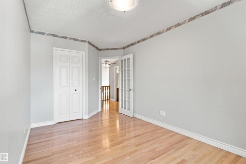 #1 3311 58 St Nw, Edmonton, AB - Indoor Photo Showing Other Room