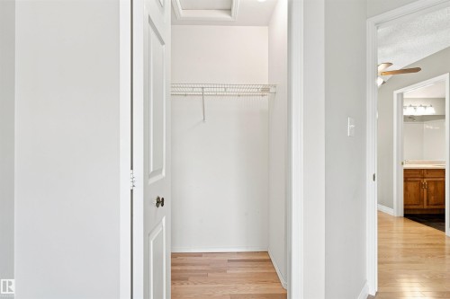 #1 3311 58 St Nw, Edmonton, AB - Indoor