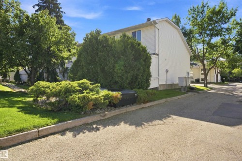 #1 3311 58 St Nw, Edmonton, AB - Outdoor
