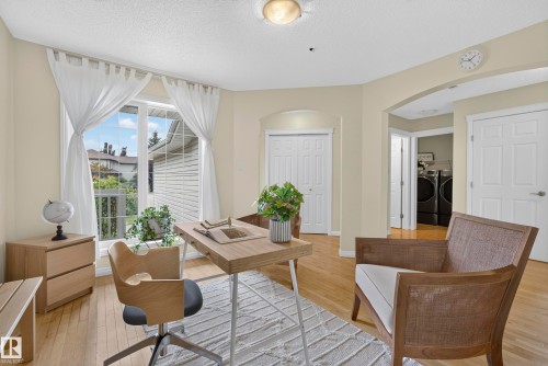 1322 Barnes Close Sw, Edmonton, AB - Indoor