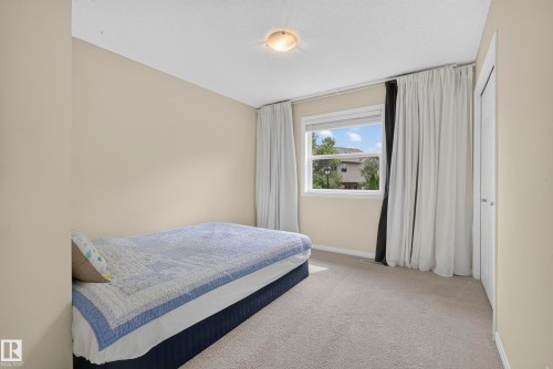 1322 Barnes Close Sw, Edmonton, AB - Indoor Photo Showing Bedroom