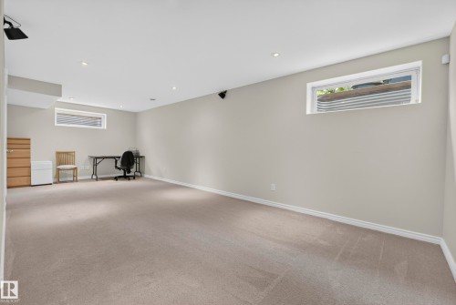 1322 Barnes Close Sw, Edmonton, AB - Indoor