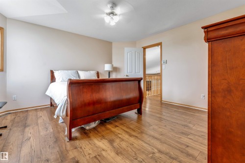 5119 157 Avenue Nw, Edmonton, AB - Indoor Photo Showing Bedroom