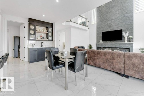 424 33 Avenue Nw, Edmonton, AB - Indoor