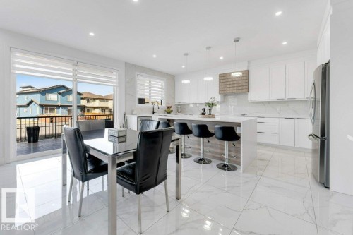 424 33 Avenue Nw, Edmonton, AB - Indoor