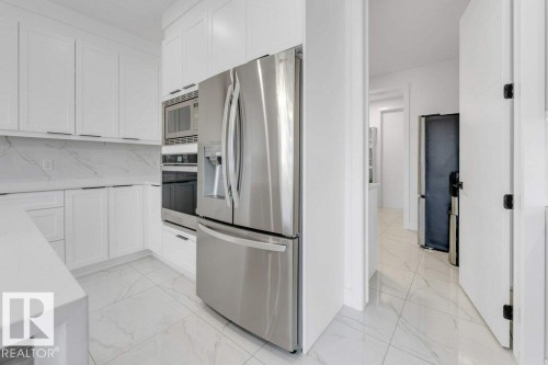 424 33 Avenue Nw, Edmonton, AB - Indoor Photo Showing Kitchen