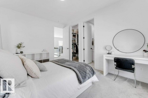 424 33 Avenue Nw, Edmonton, AB - Indoor Photo Showing Bedroom