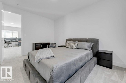 424 33 Avenue Nw, Edmonton, AB - Indoor Photo Showing Bedroom