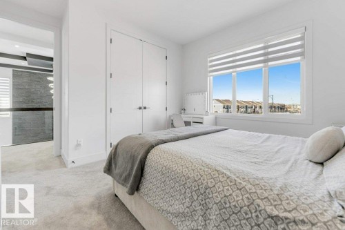 424 33 Avenue Nw, Edmonton, AB - Indoor Photo Showing Bedroom
