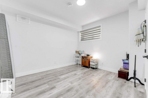 424 33 Avenue Nw, Edmonton, AB - Indoor