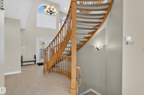 13527 158 Avenue Nw, Edmonton, AB - Indoor Photo Showing Other Room