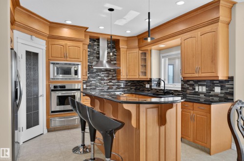 13527 158 Avenue Nw, Edmonton, AB - Indoor Photo Showing Kitchen With Double Sink
