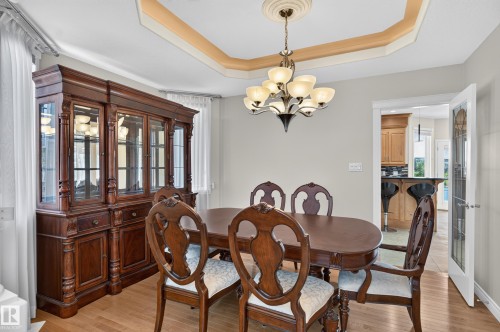 13527 158 Avenue Nw, Edmonton, AB - Indoor Photo Showing Dining Room