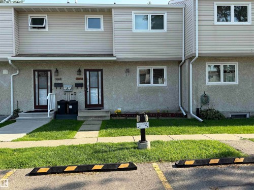 5645 137 Avenue Nw, Edmonton, AB - Outdoor With Facade