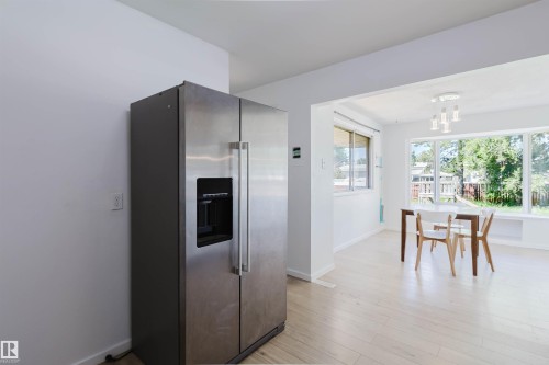 9606 163 Street Nw, Edmonton, AB - Indoor