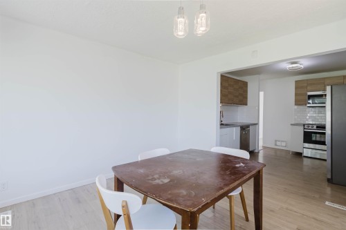 9606 163 Street Nw, Edmonton, AB - Indoor