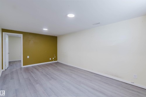 9606 163 Street Nw, Edmonton, AB - Indoor