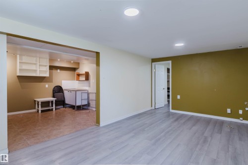9606 163 Street Nw, Edmonton, AB - Indoor
