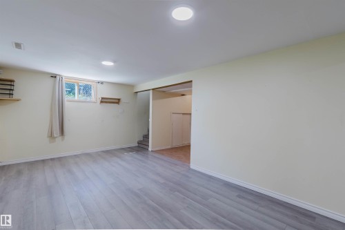 9606 163 Street Nw, Edmonton, AB - Indoor Photo Showing Other Room