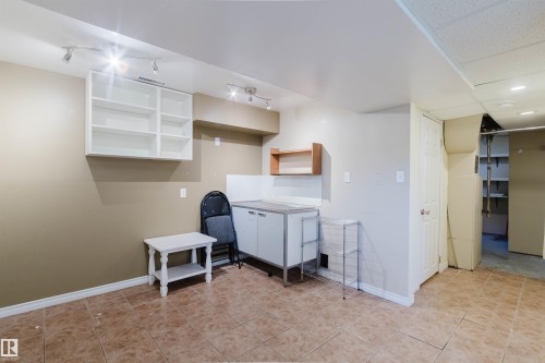 9606 163 Street Nw, Edmonton, AB - Indoor