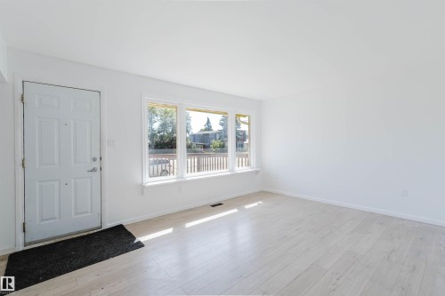 9606 163 Street Nw, Edmonton, AB - Indoor Photo Showing Other Room