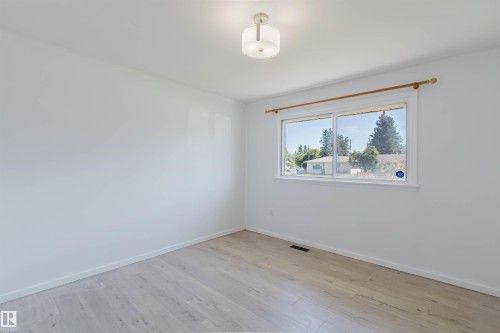 9606 163 Street Nw, Edmonton, AB - Indoor Photo Showing Other Room