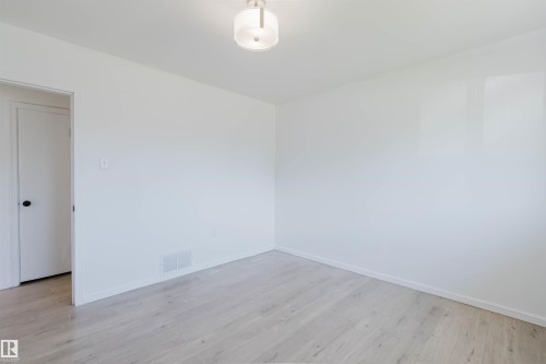 9606 163 Street Nw, Edmonton, AB - Indoor Photo Showing Other Room