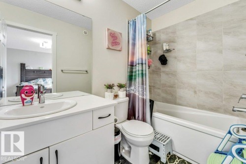 5315 22 Avenue Sw, Edmonton, AB - Indoor Photo Showing Bathroom