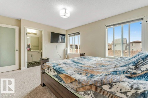 5315 22 Avenue Sw, Edmonton, AB - Indoor Photo Showing Bedroom