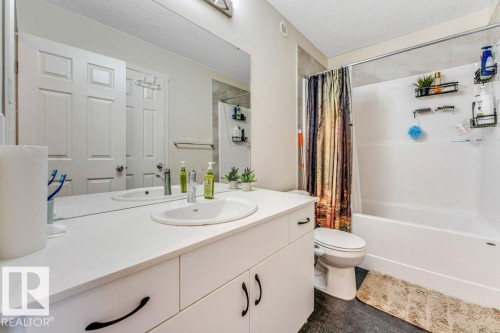 5315 22 Avenue Sw, Edmonton, AB - Indoor Photo Showing Bathroom