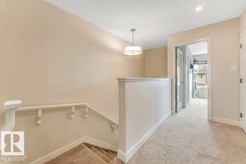 5315 22 Avenue Sw, Edmonton, AB - Indoor Photo Showing Other Room