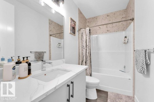 #3525 42 Ave Av, Beaumont, AB - Indoor Photo Showing Bathroom