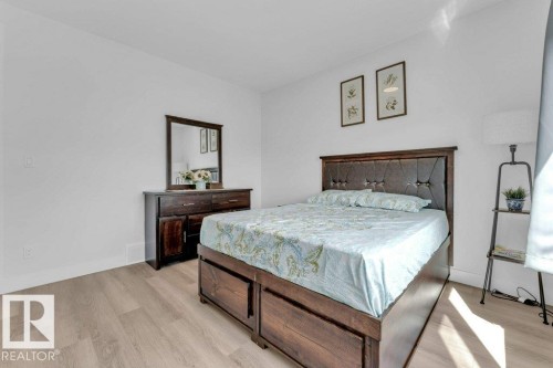 #3525 42 Ave Av, Beaumont, AB - Indoor Photo Showing Bedroom