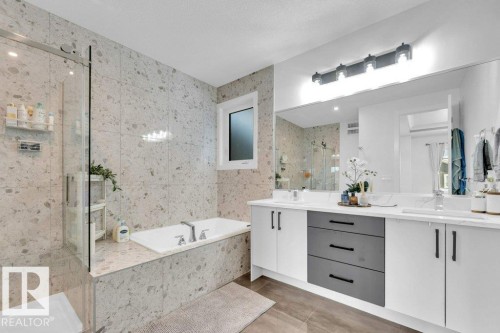 #3525 42 Ave Av, Beaumont, AB - Indoor Photo Showing Bathroom