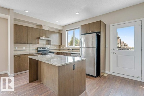 #1 655 Watt Bv Sw, Edmonton, AB - Indoor Photo Showing Kitchen