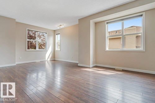 #1 655 Watt Bv Sw, Edmonton, AB - Indoor Photo Showing Other Room
