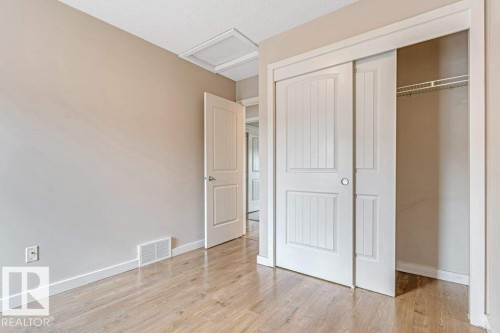 #1 655 Watt Bv Sw, Edmonton, AB - Indoor Photo Showing Other Room