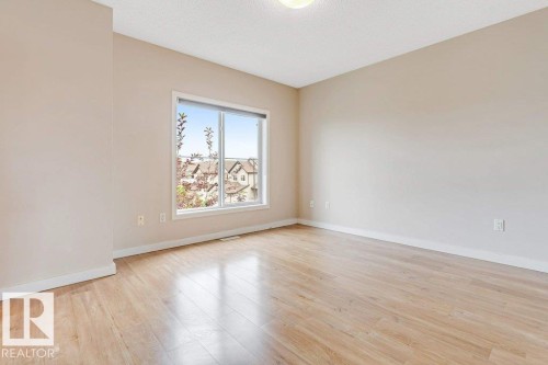 #1 655 Watt Bv Sw, Edmonton, AB - Indoor Photo Showing Other Room