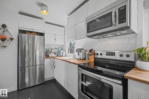 12131 126 Street Nw, Edmonton, AB - Indoor Photo Showing Kitchen With Stainless Steel Kitchen