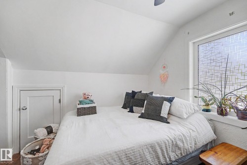 12131 126 Street Nw, Edmonton, AB - Indoor Photo Showing Bedroom