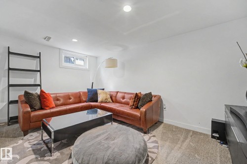 12131 126 Street Nw, Edmonton, AB - Indoor Photo Showing Living Room