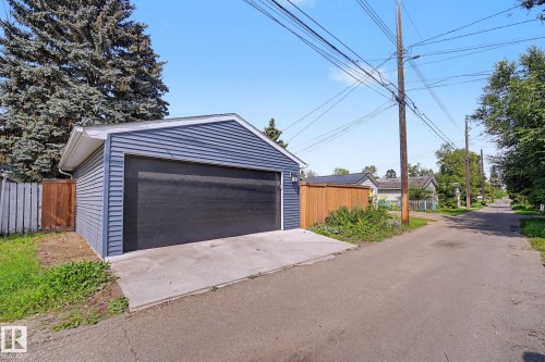 12131 126 Street Nw, Edmonton, AB - Outdoor