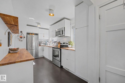 12131 126 Street Nw, Edmonton, AB - Indoor Photo Showing Kitchen With Stainless Steel Kitchen