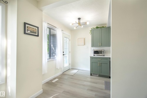 71 Amberly Crest Nw, Edmonton, AB - Indoor Photo Showing Other Room
