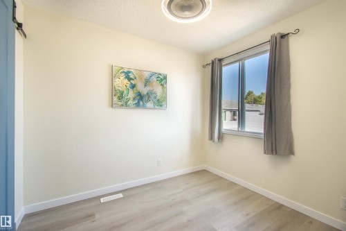 71 Amberly Crest Nw, Edmonton, AB - Indoor Photo Showing Other Room