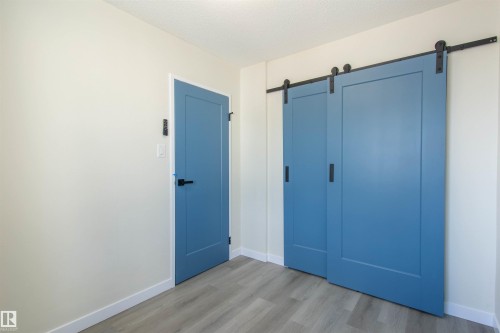 71 Amberly Crest Nw, Edmonton, AB - Indoor Photo Showing Other Room