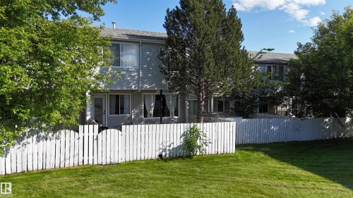 71 Amberly Crest Nw, Edmonton, AB - Outdoor